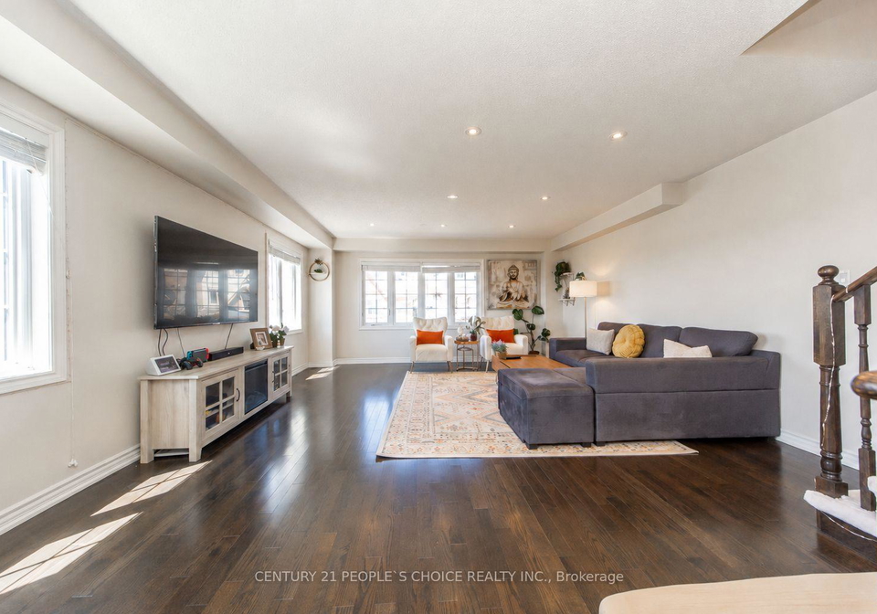 36-comfort-way-whitby-ontario-e13470004