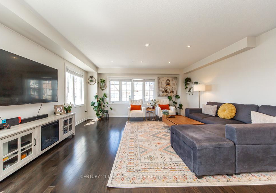 36-comfort-way-whitby-ontario-e13470004