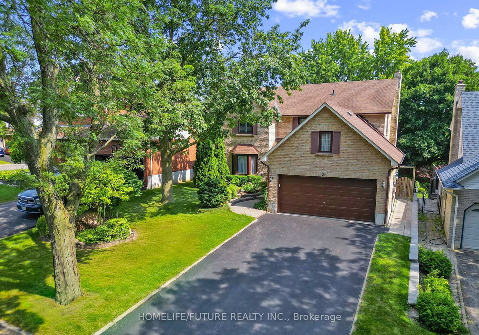 3-nearctic-court-whitby-ontario-e13470204
