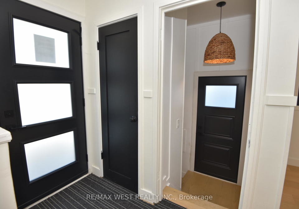 922-centre-street-n-whitby-ontario-e13471266