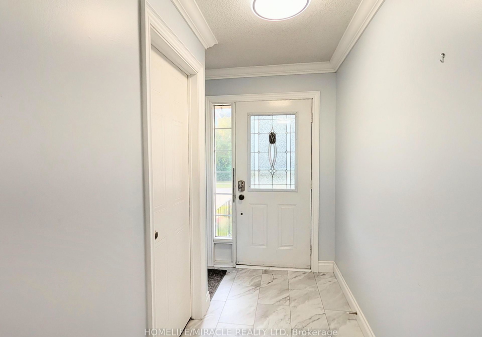 19-wallace-drive-whitby-ontario-e13471452