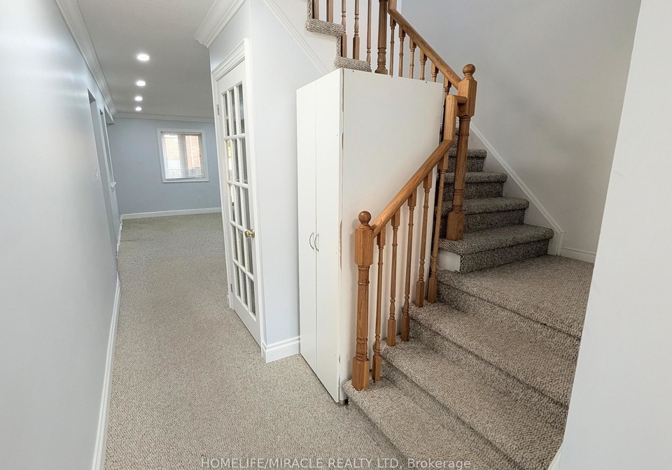 19-wallace-drive-whitby-ontario-e13471452