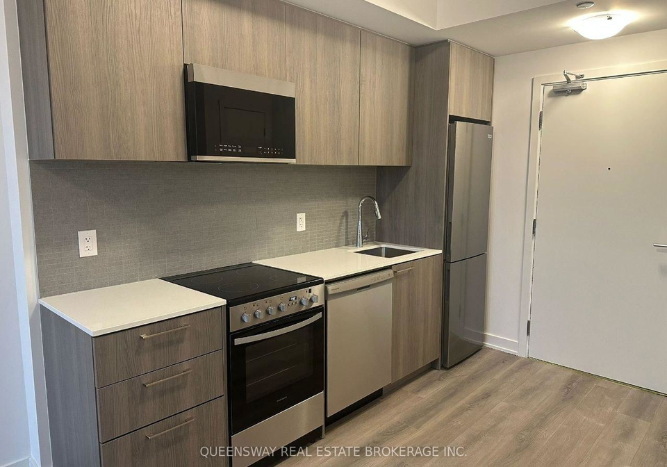 7439-kingston-road-street-scarborough-ontario-e13472094