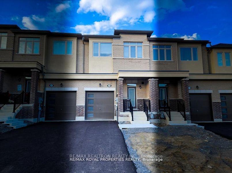 2541-winter-words-drive-oshawa-ontario-e13472142