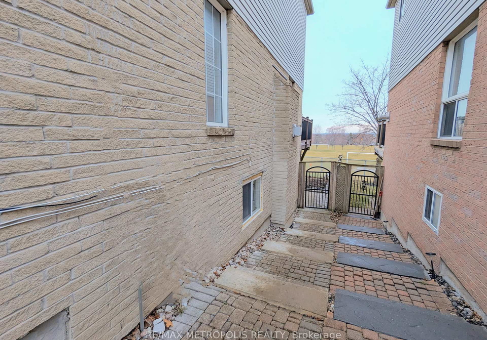 102-hibbard-drive-ajax-ontario-e13472262