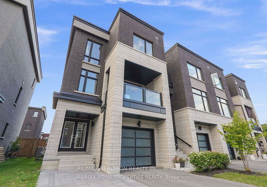 1357-gull-crossing-pickering-ontario-e13472468