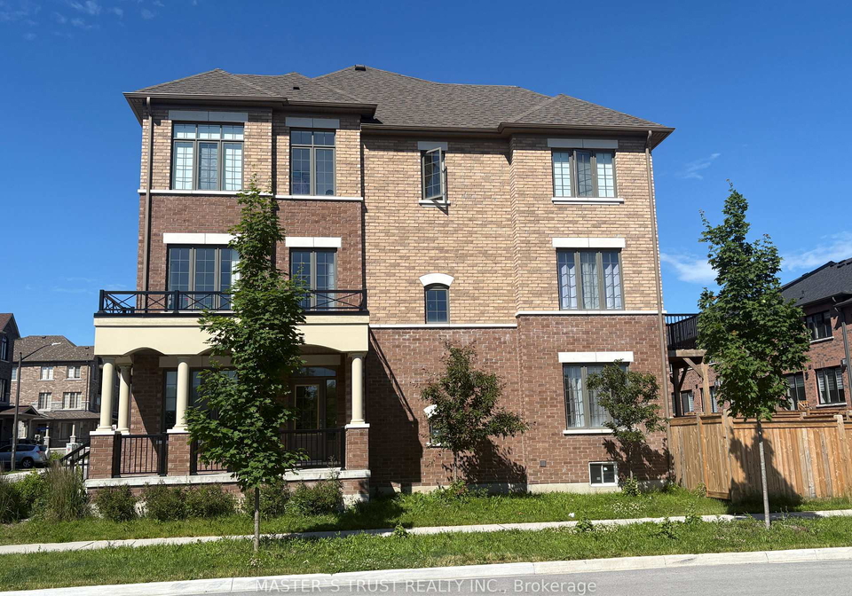 2-hallmark-way-whitby-ontario-e13472846