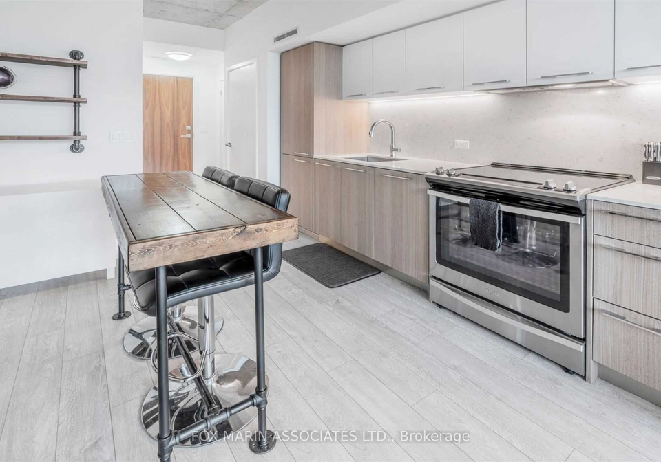 25-baseball-place-toronto-ontario-e13473128