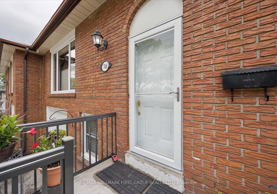 748-breezy-drive-pickering-ontario-e13473912