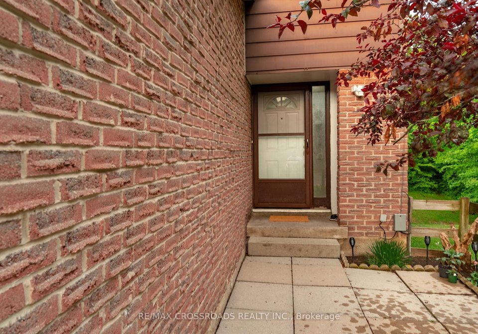 350-camelot-court-oshawa-ontario-e13474526