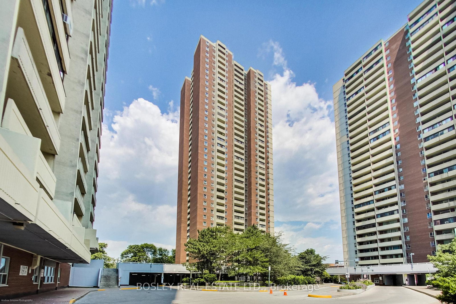3-massey-square-east-york-ontario-e13475714