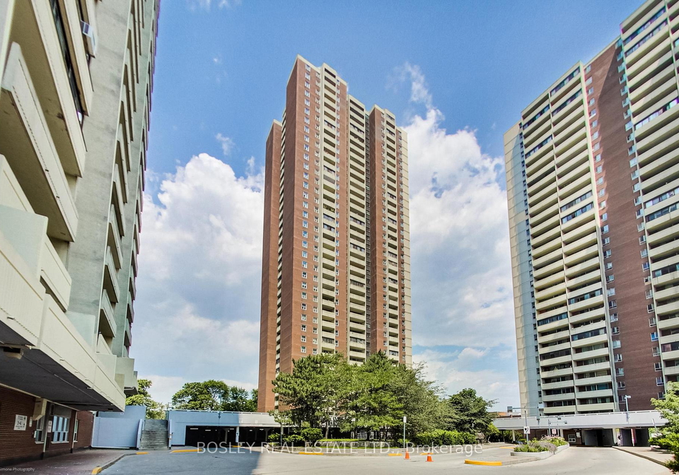 3-massey-square-east-york-ontario-e13475714