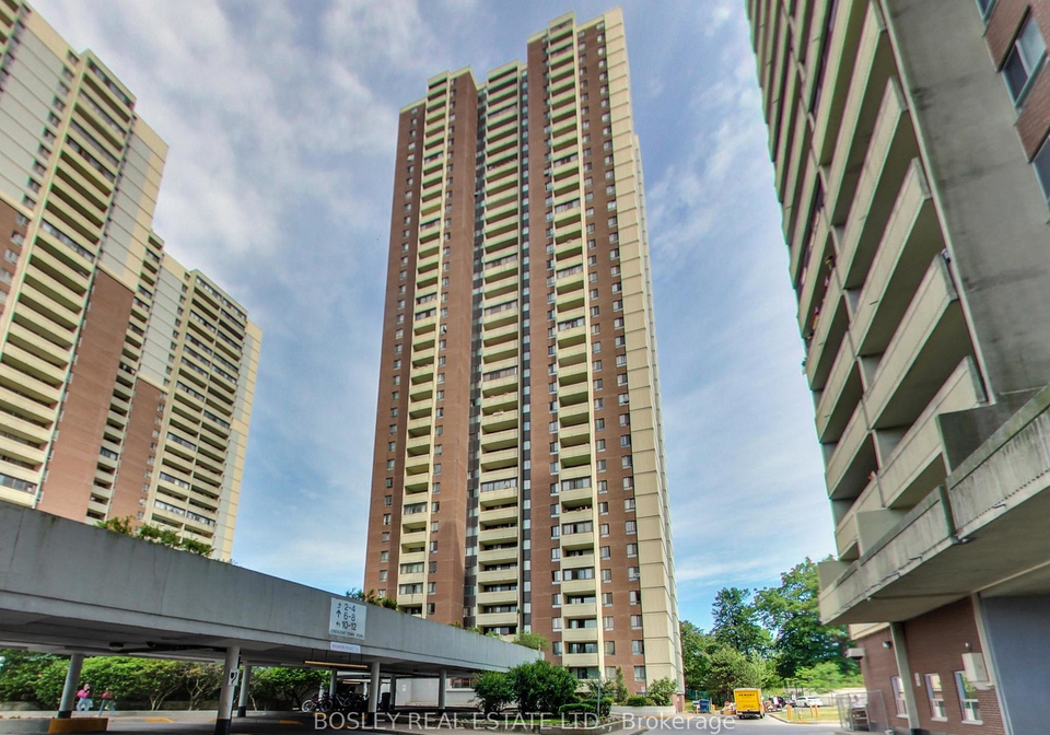 3-massey-square-east-york-ontario-e13475714