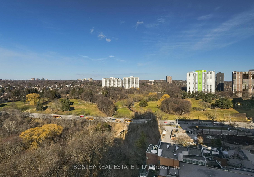 3-massey-square-east-york-ontario-e13475868