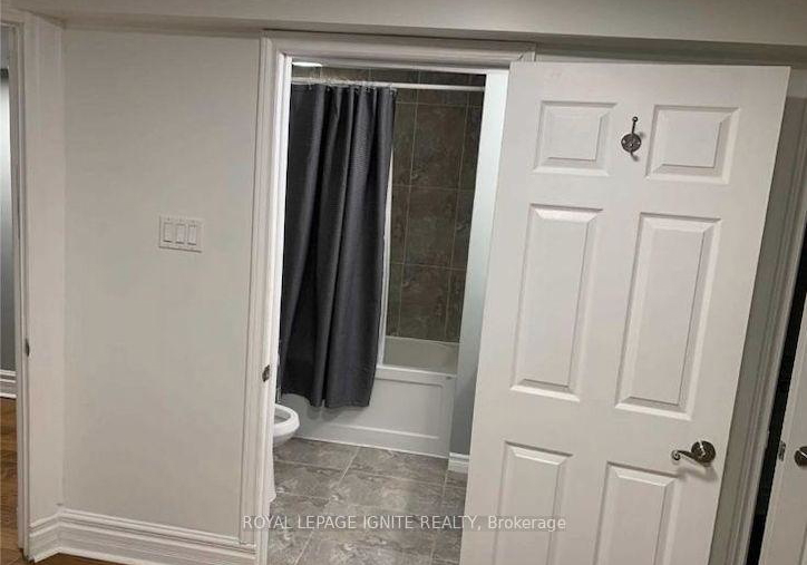 8-vail-meadows-crescent-clarington-ontario-e13476264