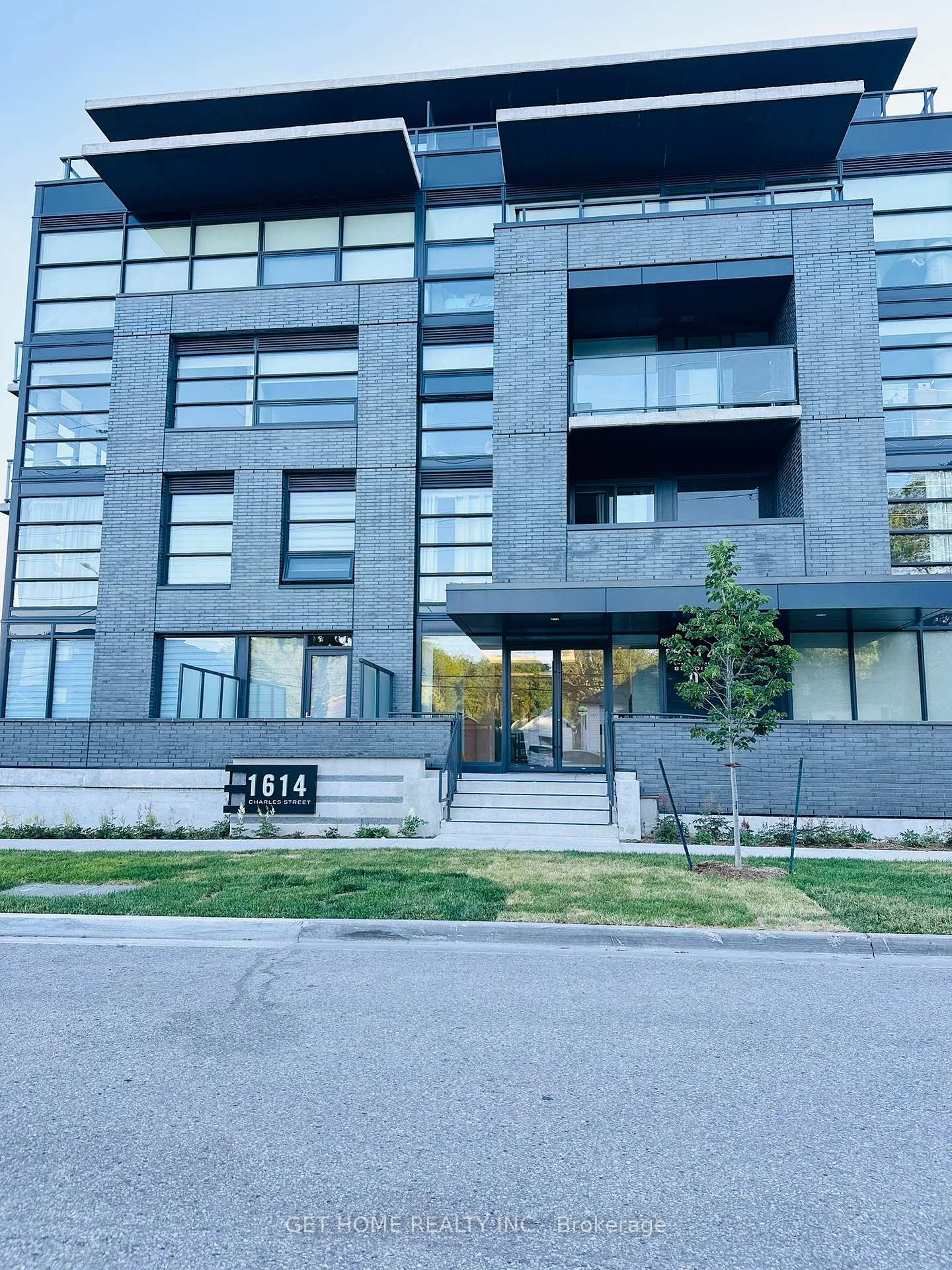 1614-charles-street-whitby-ontario-e13476354