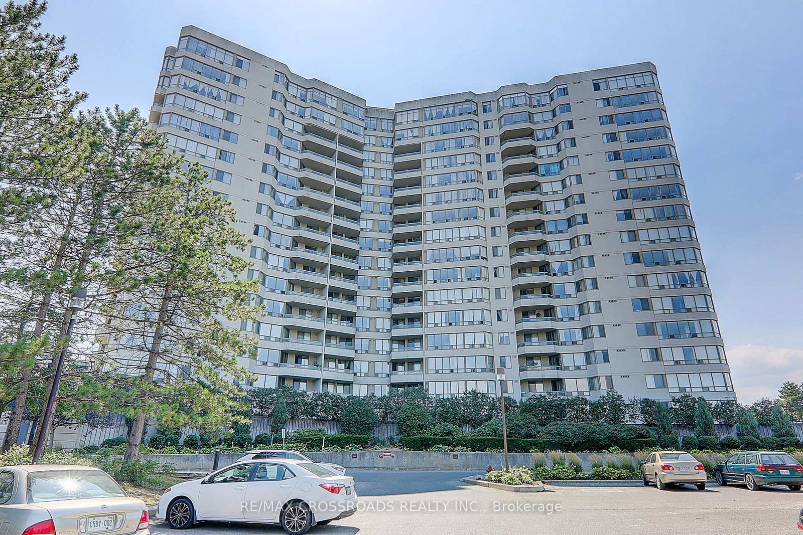 160-alton-towers-circle-scarborough-ontario-e13477310