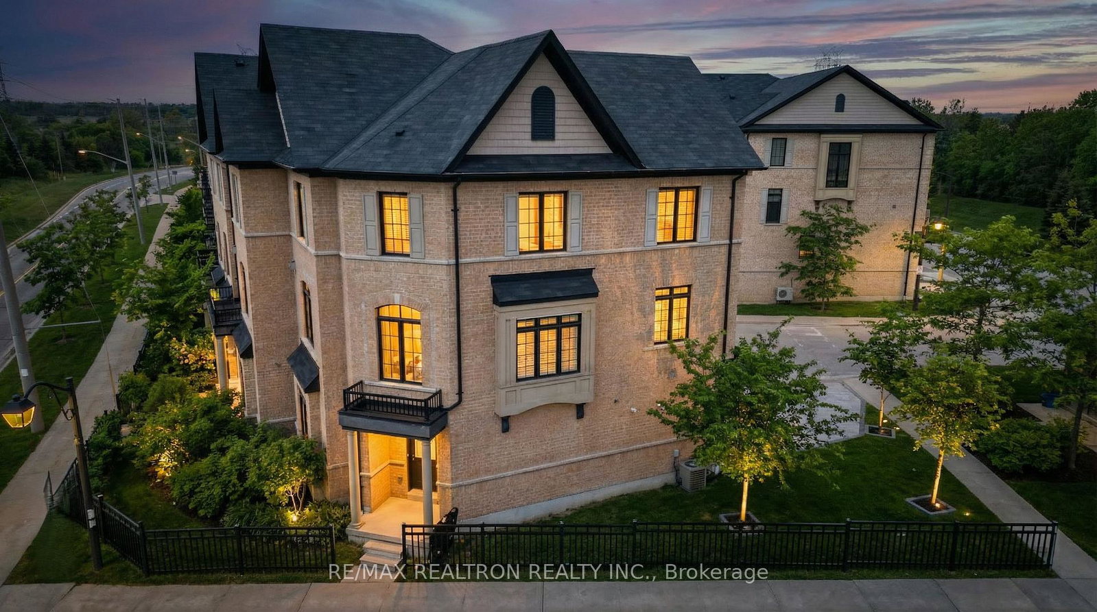 52-quarrie-lane-ajax-ontario-e13477902