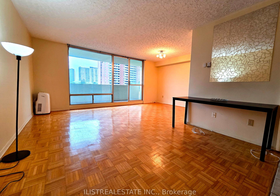 5-massey-square-east-york-ontario-e13479018