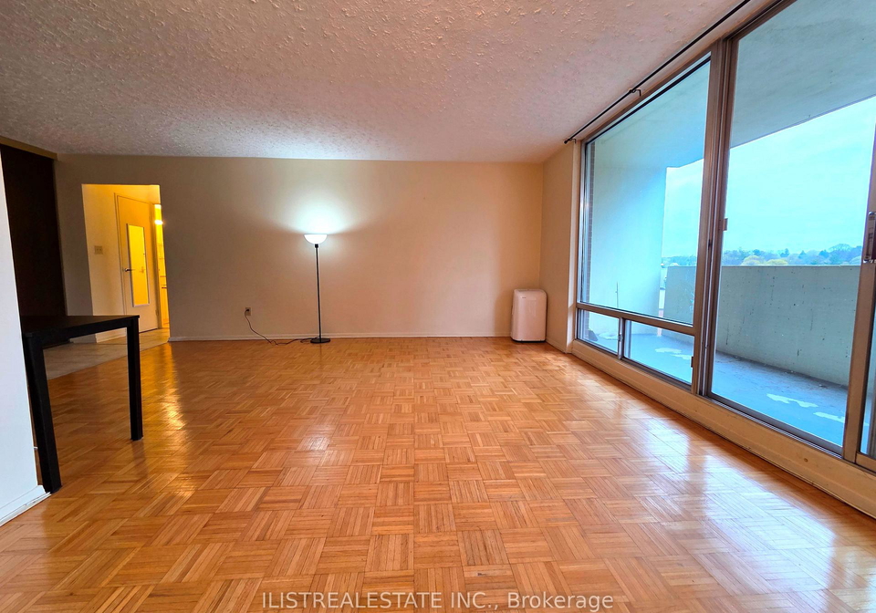 5-massey-square-east-york-ontario-e13479018