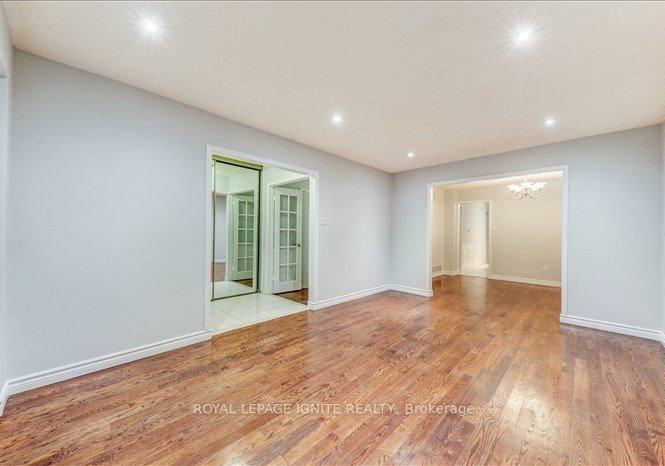 23-longbow-square-scarborough-ontario-e13479182