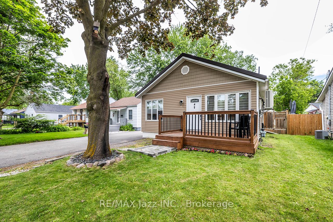 4-maple-street-ajax-ontario-e13479462