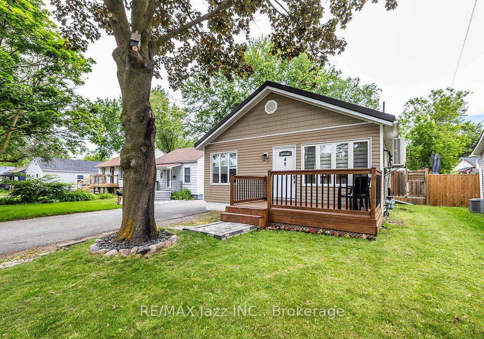 4-maple-street-ajax-ontario-e13479462