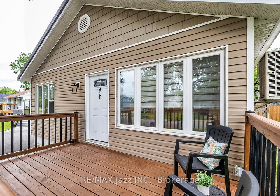 4-maple-street-ajax-ontario-e13479462