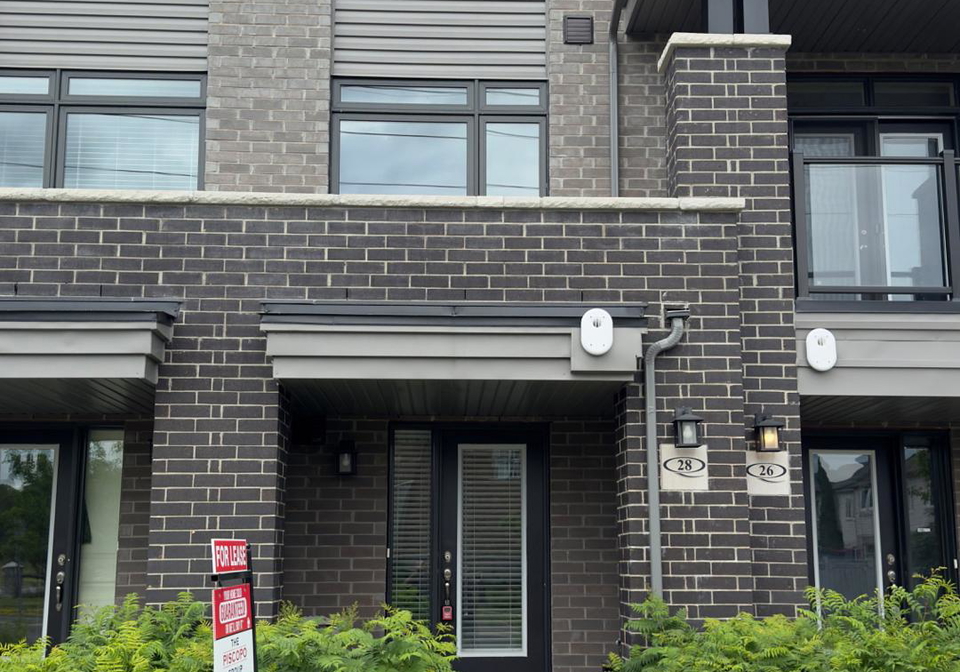 28-emmas-way-w-whitby-ontario-e13480720