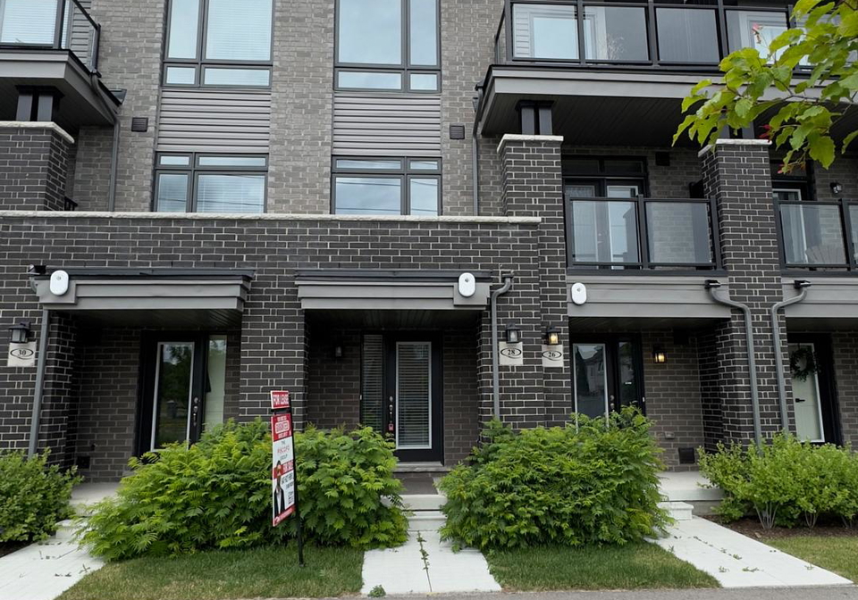28-emmas-way-w-whitby-ontario-e13480720