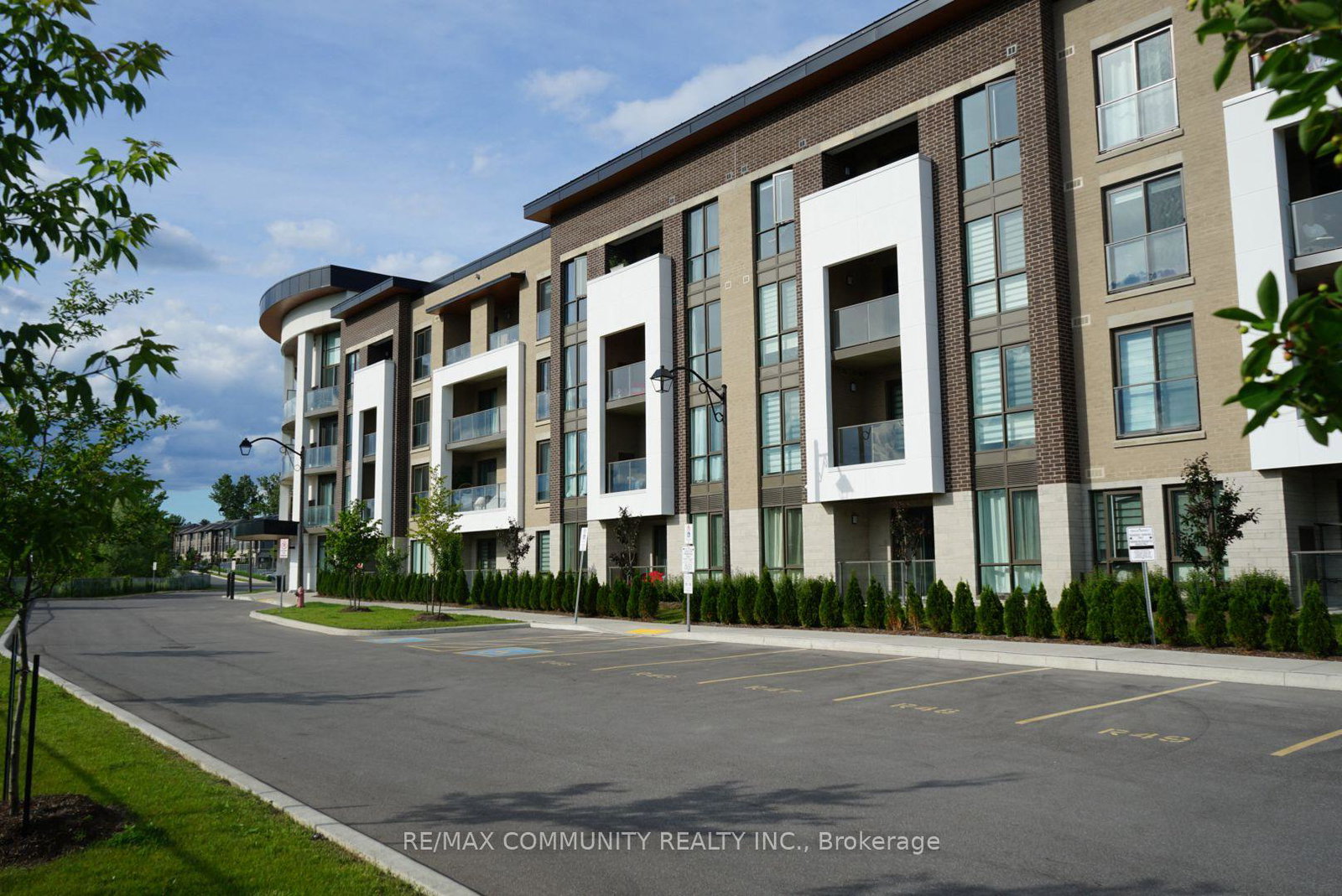 385-arctic-red-drive-oshawa-ontario-e13480936