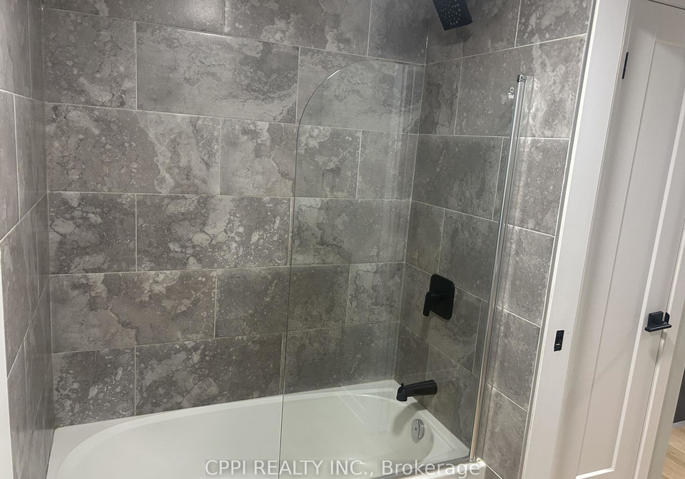 70-king-street-e-oshawa-ontario-e13482000