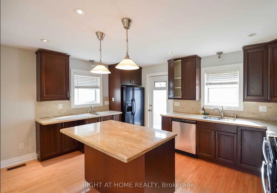 526-poplar-avenue-ajax-ontario-e13482230