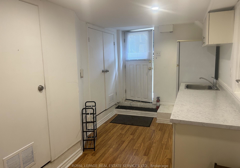 23-kings-park-boulevard-east-york-ontario-e13483150