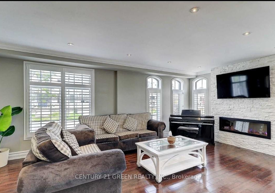 25-holroyd-street-ajax-ontario-e13483696