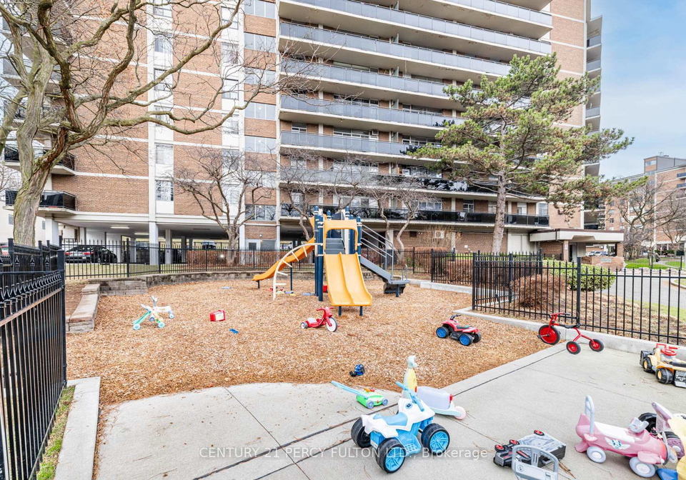 8-park-vista-drive-east-york-ontario-e13484474