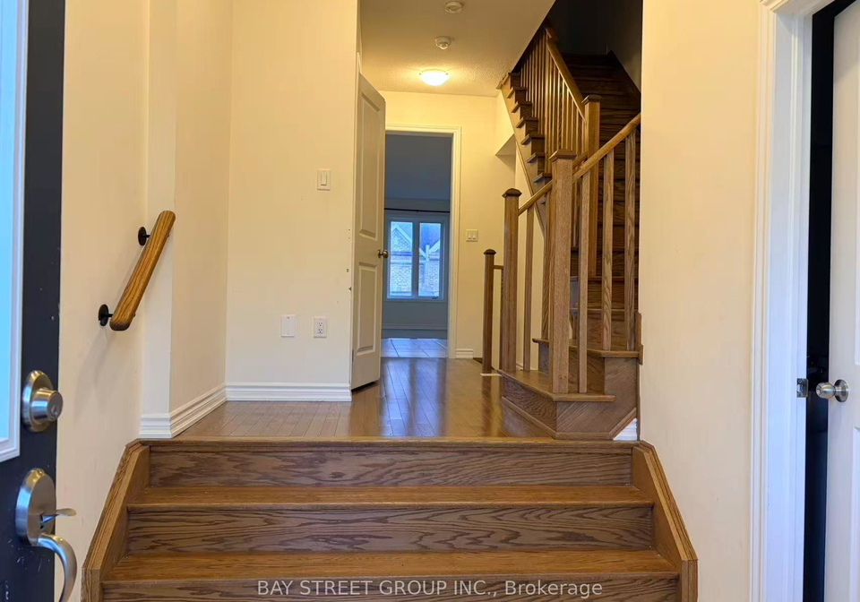 30-sigford-street-whitby-ontario-e13485524