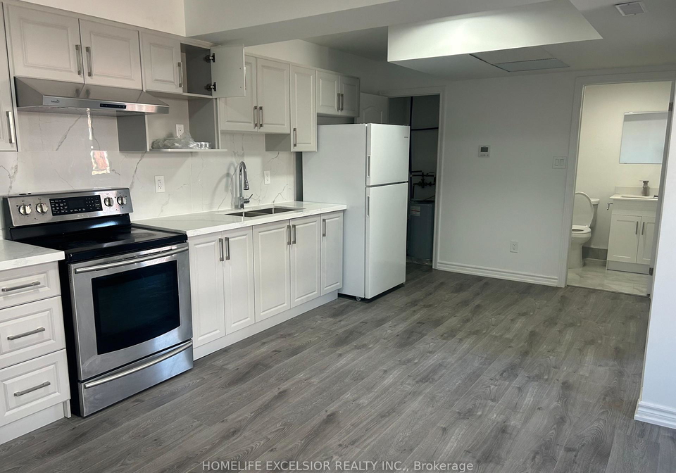 3-simcoe-street-s-oshawa-ontario-e13485974
