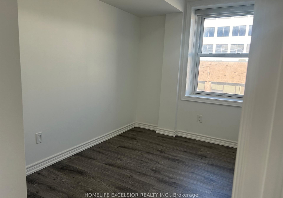 3-simcoe-street-s-oshawa-ontario-e13485974