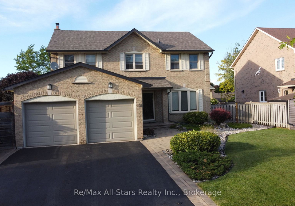 20-love-crescent-ajax-ontario-e13486422