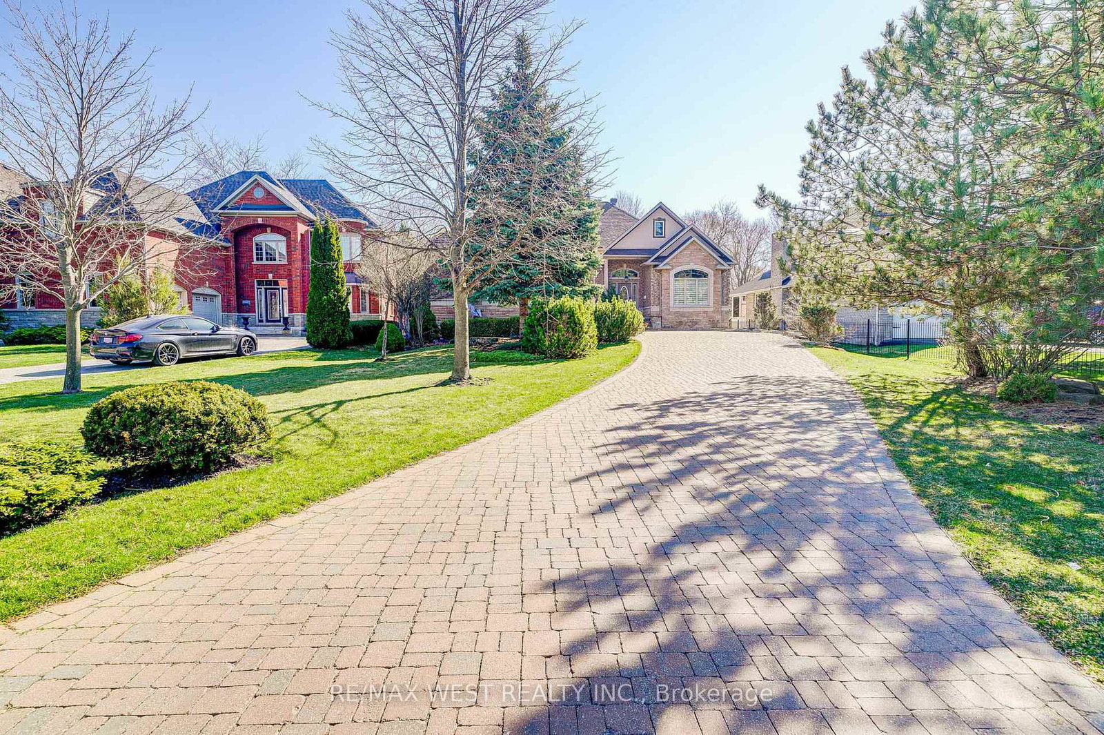 23-hanover-court-whitby-ontario-e13486602