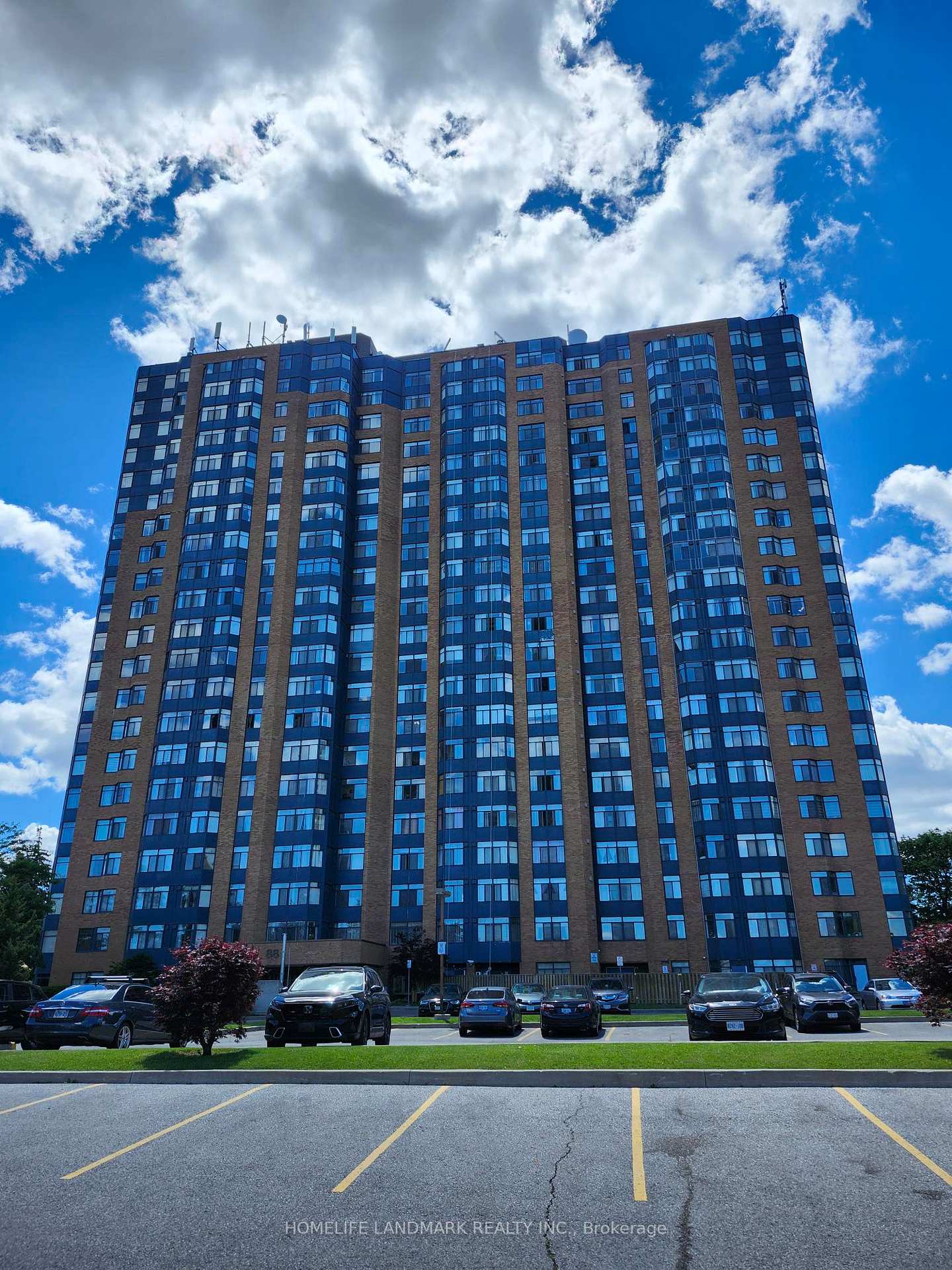 88-alton-towers-circle-scarborough-ontario-e13486726