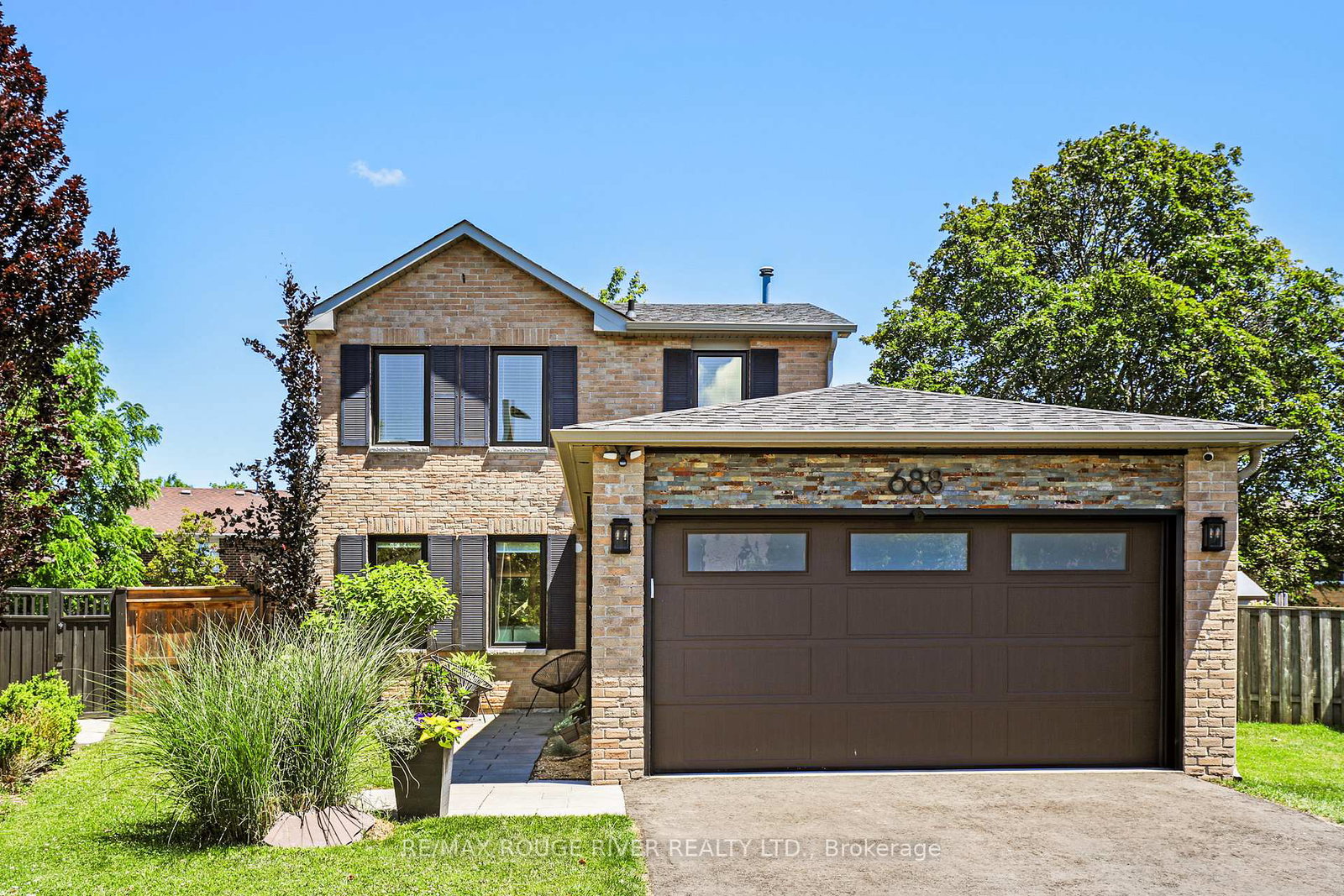 688-beckworth-square-pickering-ontario-e13486966
