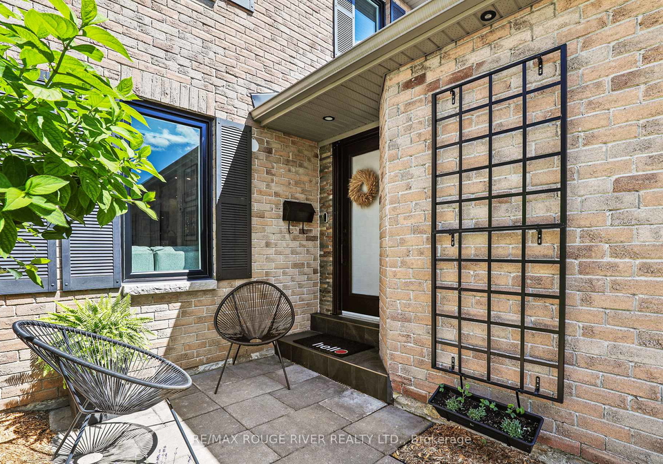 688-beckworth-square-pickering-ontario-e13486966