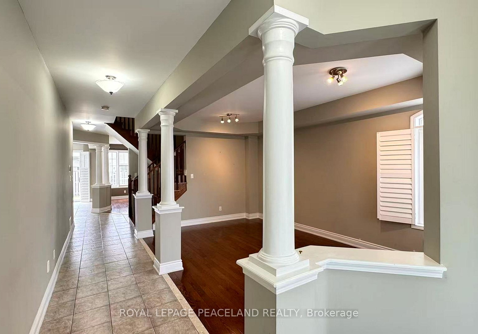 6-cragg-crescent-ajax-ontario-e13487378