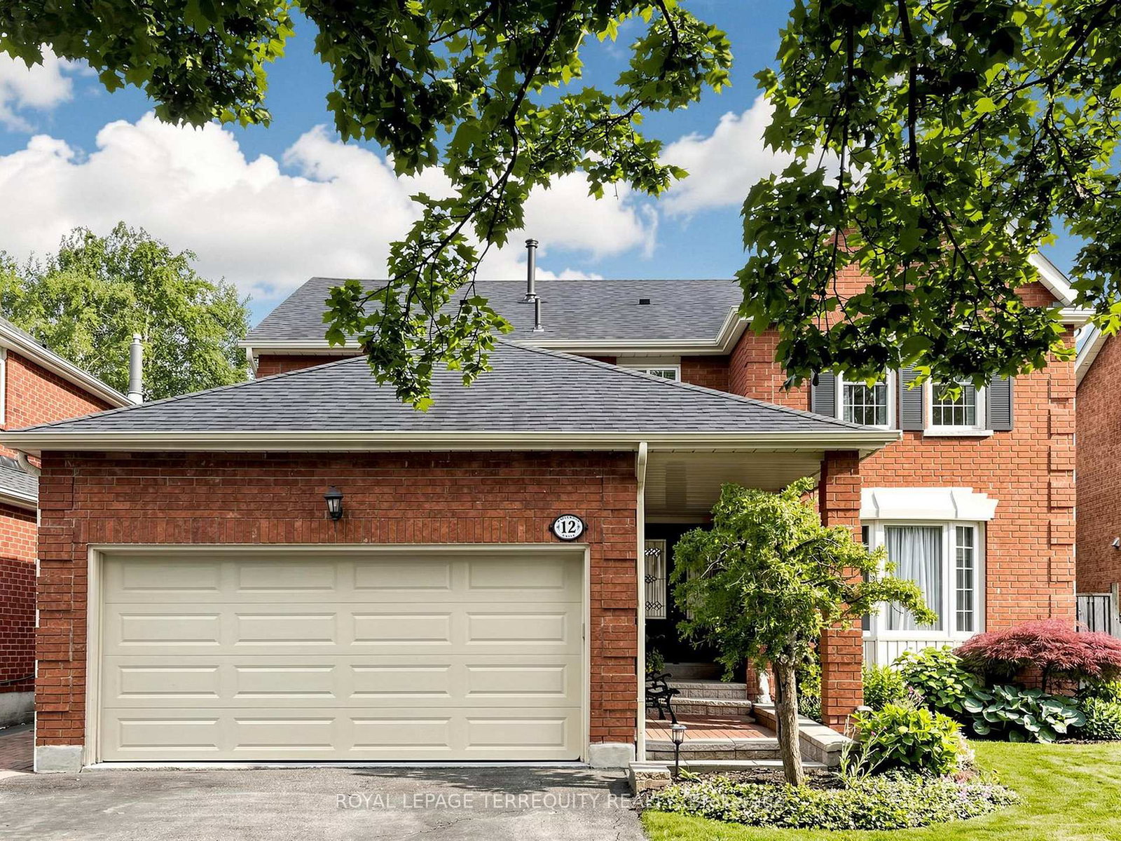 12-maplewood-drive-whitby-ontario-e13487424