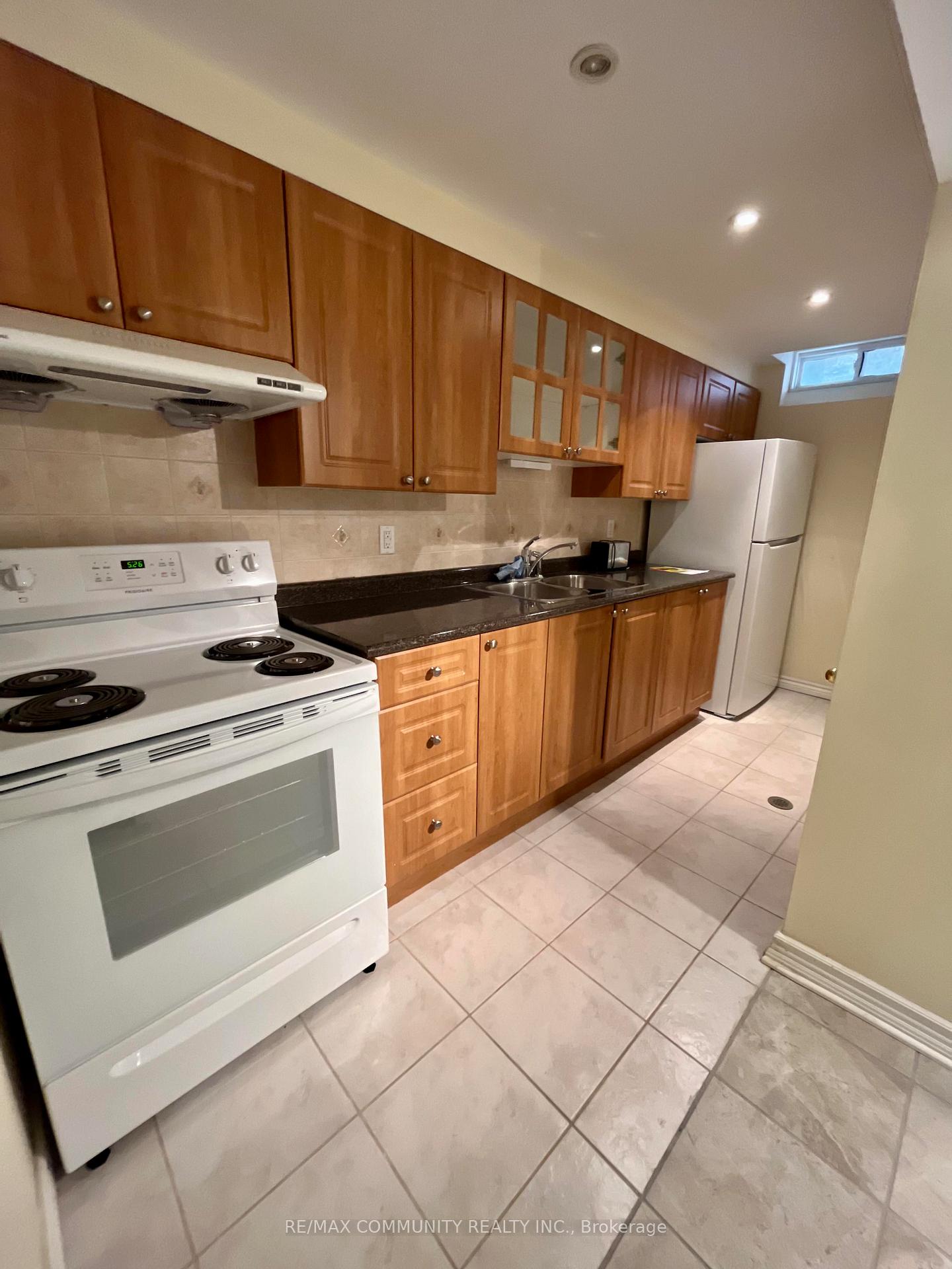 18-skipperhill-crescent-toronto-scarborough-ontario-e13488826