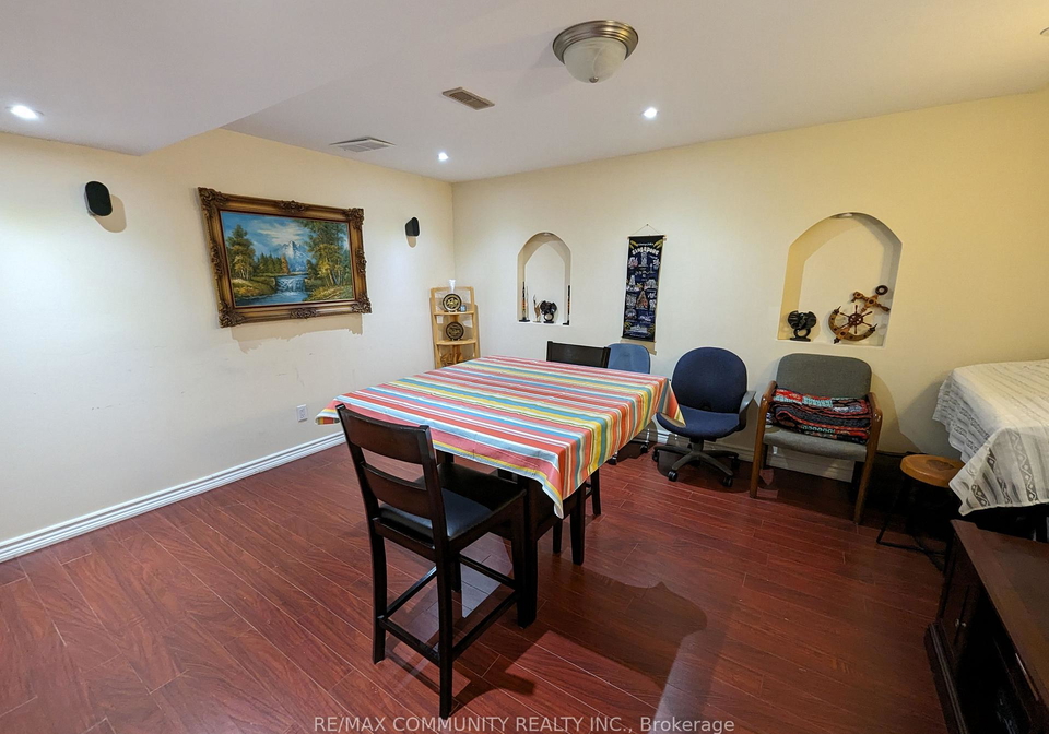 18-skipperhill-crescent-toronto-scarborough-ontario-e13488826