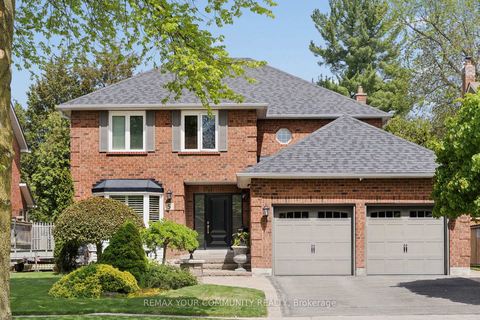 5-carriage-lane-clarington-ontario-e13489400