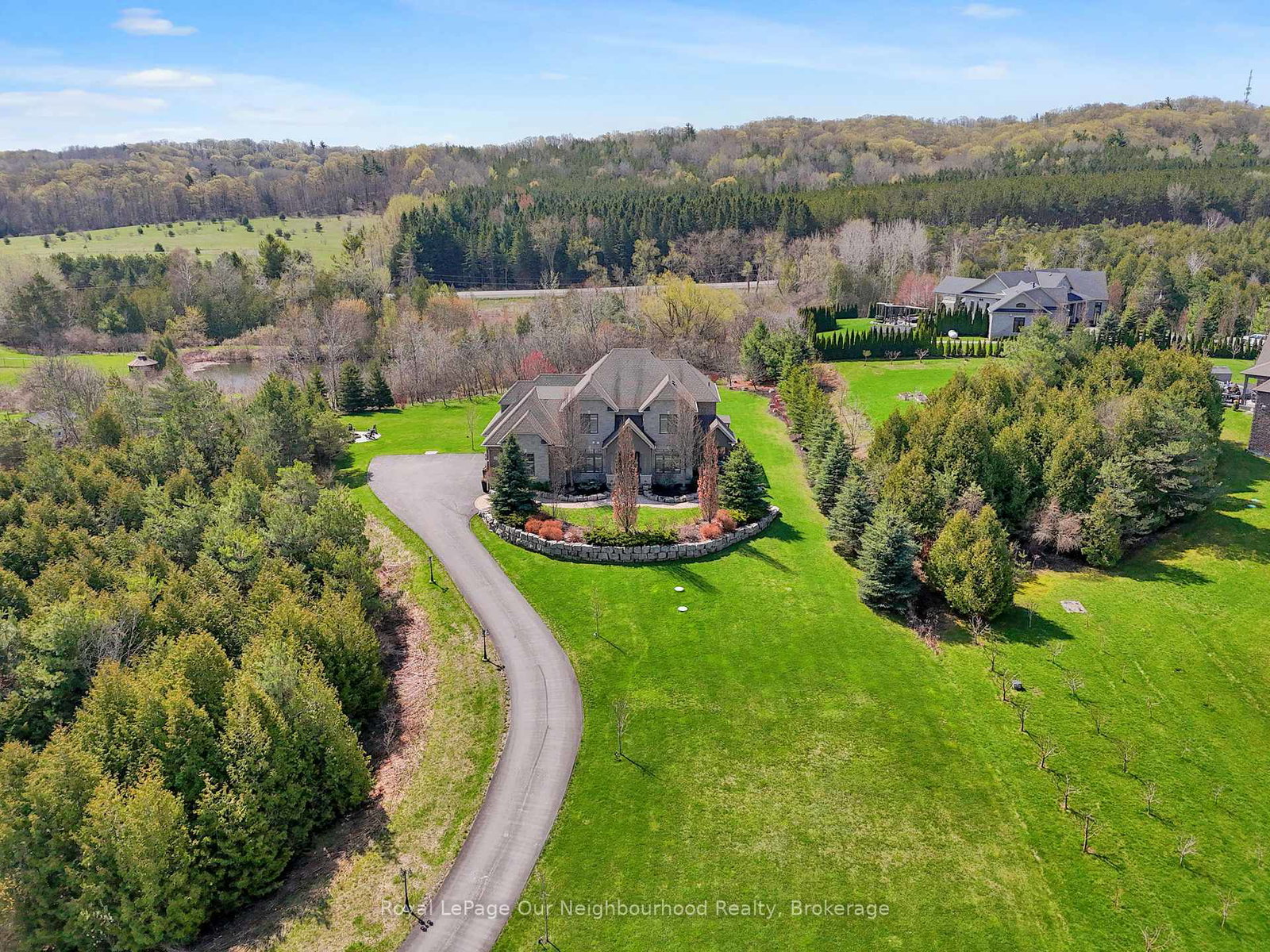 9-powers-court-clarington-ontario-e13491192